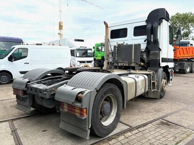 Mercedes-Benz Actros 1848 LS (MP1) 4x2 TRACTOR (EPS WITH CLUTCH / RUDUCTION AXLE / HYDRAULIC KIT / AIRCONDITIONING / ETC) - Ťahač: obrázok 3 Mercedes-Benz Actros 1848 LS (MP1) 4x2 TRACTOR (EPS WITH CLUTCH / RUDUCTION AXLE / HYDRAULIC KIT / AIRCONDITIONING / ETC) - Ťahač: obrázok 3