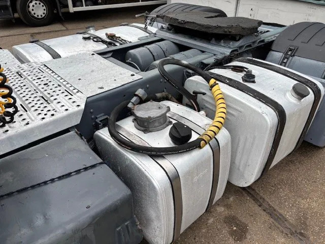 Ťahač Scania R114-380 LA SLEEPERCAB 4x2 (EURO 2 / MANUAL GEARBOX / HYDRAULIC KIT / P.T.O. / FULL SPOILERSET / ETC.): obrázok 7 Ťahač Scania R114-380 LA SLEEPERCAB 4x2 (EURO 2 / MANUAL GEARBOX / HYDRAULIC KIT / P.T.O. / FULL SPOILERSET / ETC.): obrázok 7