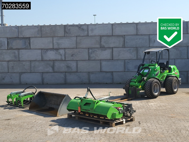 Avant M860i ATTACHMENTS INCLUDED - Kolesový nakladač: obrázok 1 Avant M860i ATTACHMENTS INCLUDED - Kolesový nakladač: obrázok 1