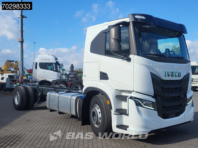 Iveco S-Way 340 4X2 NEW! Chassis Automatic Navi LED Euro 6 - Podvozek s kabinou: obrázok 3 Iveco S-Way 340 4X2 NEW! Chassis Automatic Navi LED Euro 6 - Podvozek s kabinou: obrázok 3