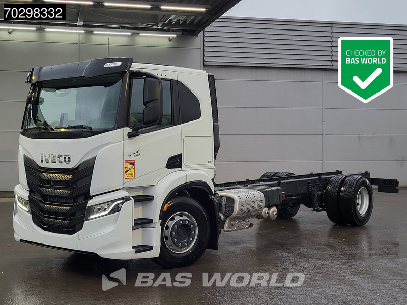 Iveco S-Way 340 4X2 NEW chassis! Automatic Navi ACC LED Euro 6 - Podvozek s kabinou: obrázok 1 Iveco S-Way 340 4X2 NEW chassis! Automatic Navi ACC LED Euro 6 - Podvozek s kabinou: obrázok 1