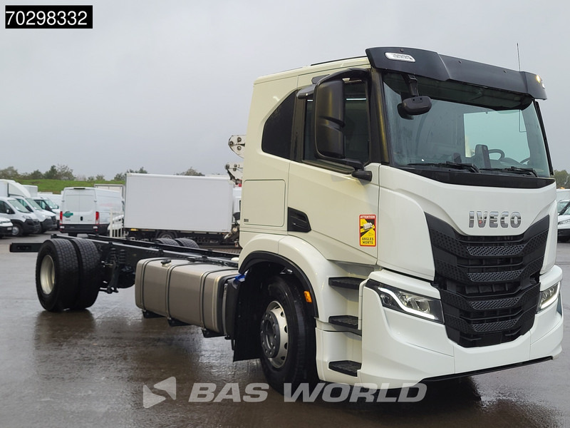 Iveco S-Way 340 4X2 NEW chassis! Automatic Navi ACC LED Euro 6 - Podvozek s kabinou: obrázok 3 Iveco S-Way 340 4X2 NEW chassis! Automatic Navi ACC LED Euro 6 - Podvozek s kabinou: obrázok 3