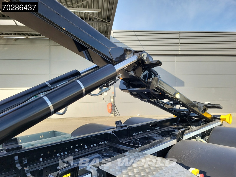 Iveco X-Way 580 6X2 Palfinger PHT20SLD5 Hooklift Lift+steering Axle Automatic Navi ACC LED Euro 6 - Hákový nosič kontajnerov: obrázok 3 Iveco X-Way 580 6X2 Palfinger PHT20SLD5 Hooklift Lift+steering Axle Automatic Navi ACC LED Euro 6 - Hákový nosič kontajnerov: obrázok 3