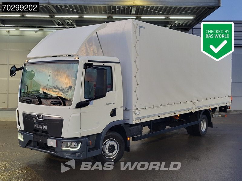 MAN TGL 12.250 4X2 Low Mileage! 12 Tons Automatic 1500kg Ladebordwand Euro 6 - Plachtové nákladné vozidlo: obrázok 1 MAN TGL 12.250 4X2 Low Mileage! 12 Tons Automatic 1500kg Ladebordwand Euro 6 - Plachtové nákladné vozidlo: obrázok 1