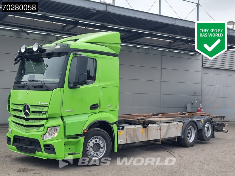 Mercedes-Benz Actros 2545 6X2 Hydraulic Liftable BDF system Lift+steering axle ADR Euro 6 - Kontejnérový podvozek/ Výměnná nástavba: obrázok 1 Mercedes-Benz Actros 2545 6X2 Hydraulic Liftable BDF system Lift+steering axle ADR Euro 6 - Kontejnérový podvozek/ Výměnná nástavba: obrázok 1