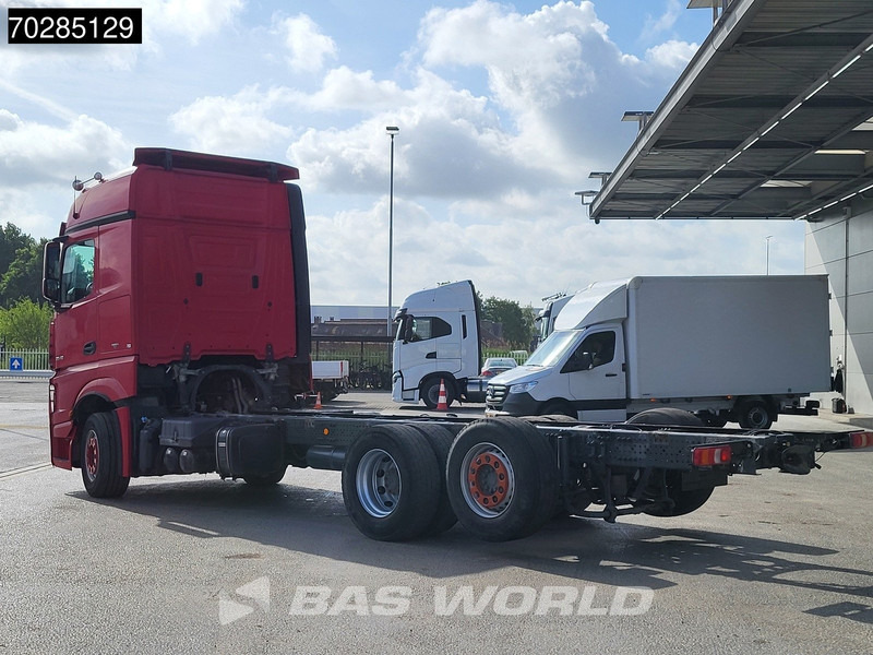 Mercedes-Benz Actros 2548 Actros 6X2 BigSpace Retarder PTO Liftachse Xenon ACC Navi Euro 6 - Podvozek s kabinou: obrázok 2 Mercedes-Benz Actros 2548 Actros 6X2 BigSpace Retarder PTO Liftachse Xenon ACC Navi Euro 6 - Podvozek s kabinou: obrázok 2
