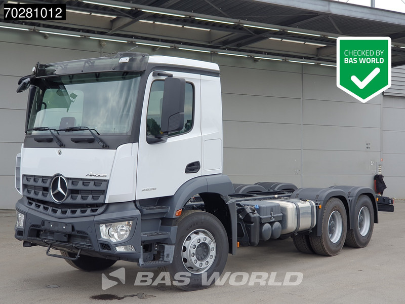 Mercedes-Benz Arocs 2636 6X4 NEW chassis Flange PTO Big-Axle Steelsuspension Euro 6 - Podvozek s kabinou: obrázok 1 Mercedes-Benz Arocs 2636 6X4 NEW chassis Flange PTO Big-Axle Steelsuspension Euro 6 - Podvozek s kabinou: obrázok 1