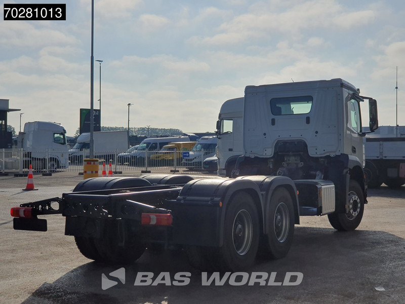 Mercedes-Benz Arocs 2636 6X4 NEW chassis Flywheel PTO Big-Axle Automatic Steelsuspension Euro 6 - Podvozek s kabinou: obrázok 5 Mercedes-Benz Arocs 2636 6X4 NEW chassis Flywheel PTO Big-Axle Automatic Steelsuspension Euro 6 - Podvozek s kabinou: obrázok 5