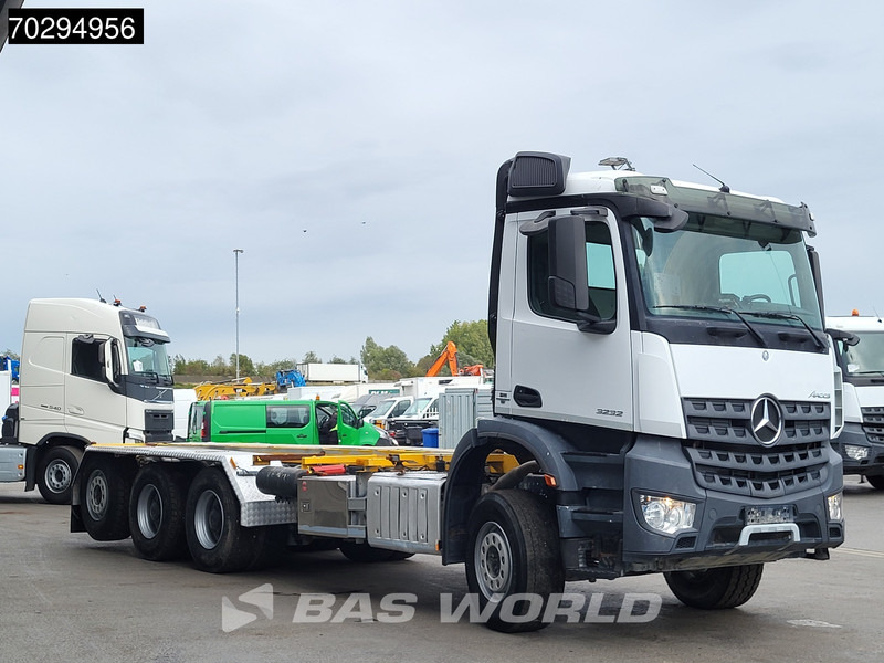 Mercedes-Benz Arocs 3232 Arocs 8X4 LOW Mileage! BDF Big-Axle Lift+Steering-Axle Euro 6 - Kontejnérový podvozek/ Výměnná nástavba: obrázok 3 Mercedes-Benz Arocs 3232 Arocs 8X4 LOW Mileage! BDF Big-Axle Lift+Steering-Axle Euro 6 - Kontejnérový podvozek/ Výměnná nástavba: obrázok 3