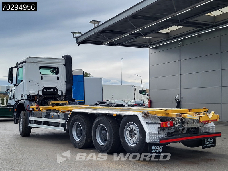 Mercedes-Benz Arocs 3232 Arocs 8X4 LOW Mileage! BDF Big-Axle Lift+Steering-Axle Euro 6 - Kontejnérový podvozek/ Výměnná nástavba: obrázok 2 Mercedes-Benz Arocs 3232 Arocs 8X4 LOW Mileage! BDF Big-Axle Lift+Steering-Axle Euro 6 - Kontejnérový podvozek/ Výměnná nástavba: obrázok 2