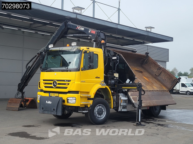 Mercedes-Benz Axor 2124 Axor 4X4 8m3 Tipper HIAB 122 B-2 HIDUO Crane Steel suspension Automatic Big-Axle Euro 5 - Sklápač, Auto s hydraulickou rukou: obrázok 5 Mercedes-Benz Axor 2124 Axor 4X4 8m3 Tipper HIAB 122 B-2 HIDUO Crane Steel suspension Automatic Big-Axle Euro 5 - Sklápač, Auto s hydraulickou rukou: obrázok 5