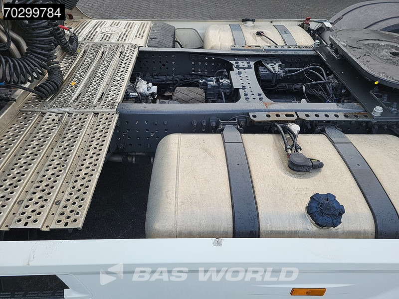 Mercedes-Benz Actros 1842 4X2 StreamSpace Mega Retarder MirrorCam 2xTanks Navi ACC Euro 6 - Ťahač: obrázok 5 Mercedes-Benz Actros 1842 4X2 StreamSpace Mega Retarder MirrorCam 2xTanks Navi ACC Euro 6 - Ťahač: obrázok 5