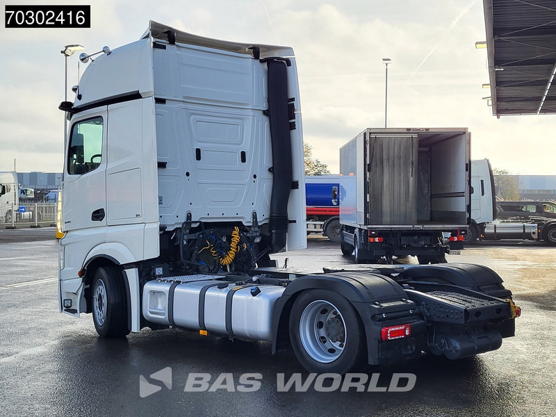 Mercedes-Benz Actros 1845 4X2 GigaSpace Mega Retarder 2x Tanks Standklima Xenon Euro 6 - Ťahač: obrázok 2 Mercedes-Benz Actros 1845 4X2 GigaSpace Mega Retarder 2x Tanks Standklima Xenon Euro 6 - Ťahač: obrázok 2