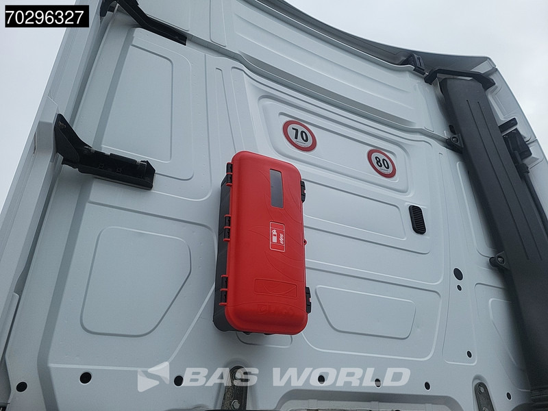 Mercedes-Benz Actros 1845 Actros 4X2 StreamSpace Retarder ADR 2xTanks Euro 6 - Ťahač: obrázok 5 Mercedes-Benz Actros 1845 Actros 4X2 StreamSpace Retarder ADR 2xTanks Euro 6 - Ťahač: obrázok 5