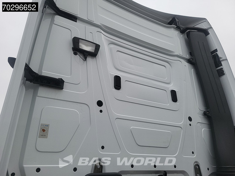 Mercedes-Benz Actros 1848 4X2 BigSpace Retarder Standklima ACC Xenon Euro 6 - Ťahač: obrázok 5 Mercedes-Benz Actros 1848 4X2 BigSpace Retarder Standklima ACC Xenon Euro 6 - Ťahač: obrázok 5