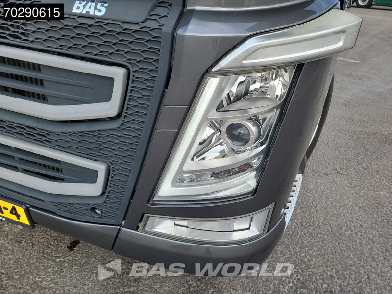 Nákladné auto na prepravu koní Volvo FH 420 FH 4X2 NL-Truck STX Horse truck + Living 4 Horses Navi ACC Euro 6: obrázok 16 Nákladné auto na prepravu koní Volvo FH 420 FH 4X2 NL-Truck STX Horse truck + Living 4 Horses Navi ACC Euro 6: obrázok 16