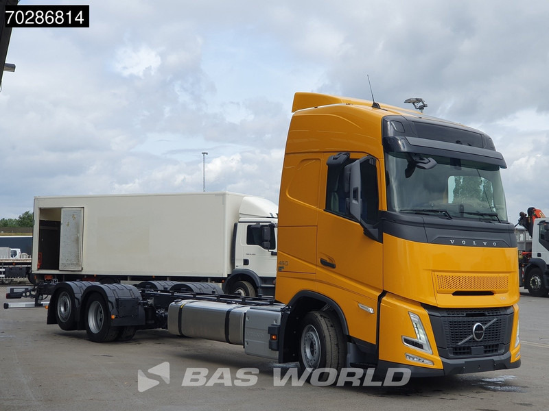 Volvo FH 460 6X2 NEW chassis! Full air Suspension Lift-Axle Navi ACC LED Euro 6 - Podvozek s kabinou: obrázok 3 Volvo FH 460 6X2 NEW chassis! Full air Suspension Lift-Axle Navi ACC LED Euro 6 - Podvozek s kabinou: obrázok 3