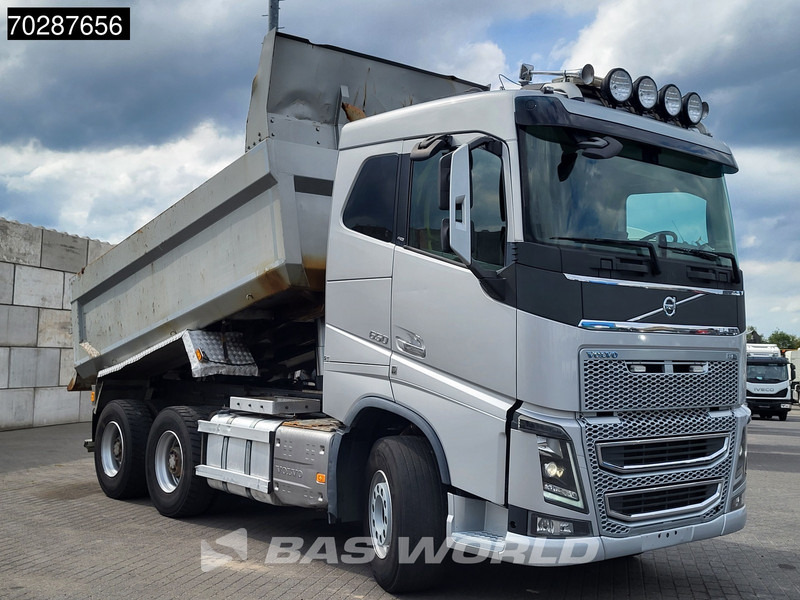 Volvo FH16 650 FH16 6X4 12m3 tipper Big-Axle Automatic Xenon Euro 6 - Sklápač: obrázok 3 Volvo FH16 650 FH16 6X4 12m3 tipper Big-Axle Automatic Xenon Euro 6 - Sklápač: obrázok 3