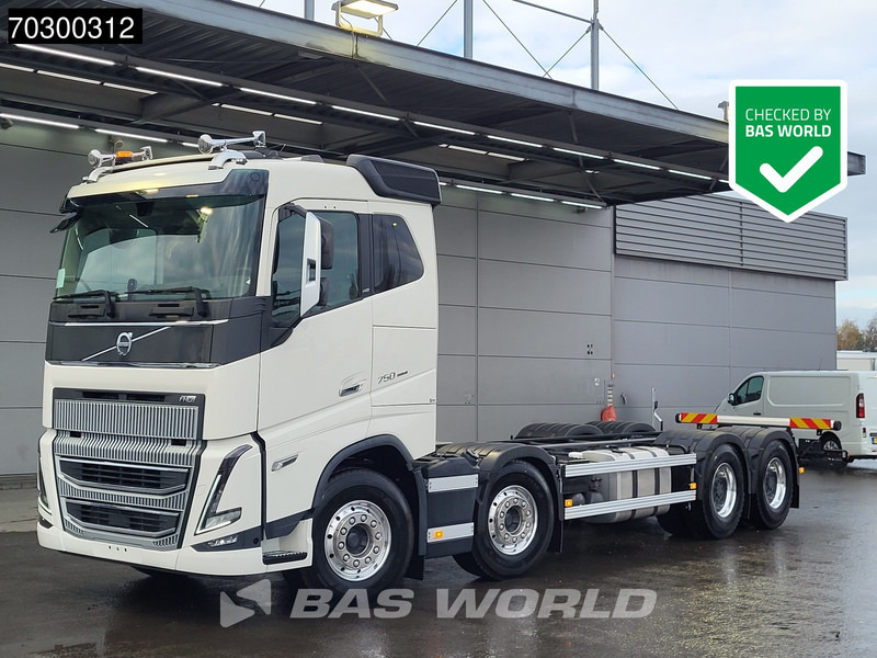 Volvo FH16 750 FH16 8X4 NEW 8x4 chassis! Air suspension Big-Axle Automatic VEB+ Euro 6 - Podvozek s kabinou: obrázok 1 Volvo FH16 750 FH16 8X4 NEW 8x4 chassis! Air suspension Big-Axle Automatic VEB+ Euro 6 - Podvozek s kabinou: obrázok 1