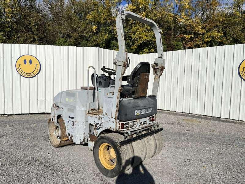 Caterpillar CB225E - Cestný valec: obrázok 4 Caterpillar CB225E - Cestný valec: obrázok 4