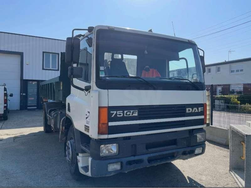 DAF 75CF - Hákový nosič kontajnerov: obrázok 3 DAF 75CF - Hákový nosič kontajnerov: obrázok 3