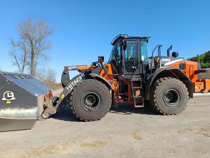 Hitachi ZW220-7 - Kolesový nakladač: obrázok 1 Hitachi ZW220-7 - Kolesový nakladač: obrázok 1