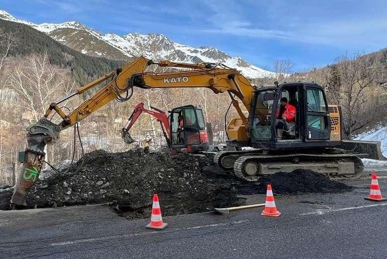 Kato HD514MR - Pásové rýpadlo: obrázok 4 Kato HD514MR - Pásové rýpadlo: obrázok 4