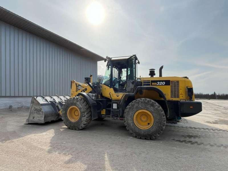 Komatsu WA320-7 - Kolesový nakladač: obrázok 2 Komatsu WA320-7 - Kolesový nakladač: obrázok 2