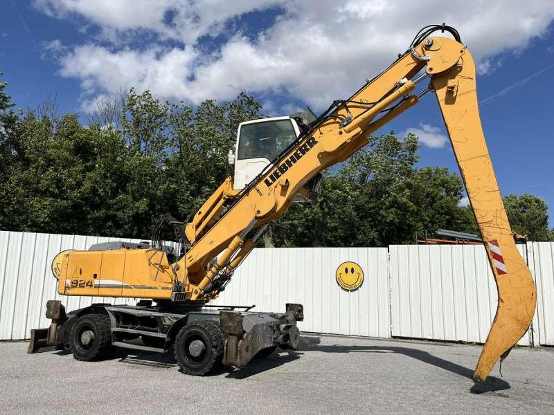 Liebherr A924C LITRONIC - Překládkové rýpadlo: obrázok 1 Liebherr A924C LITRONIC - Překládkové rýpadlo: obrázok 1