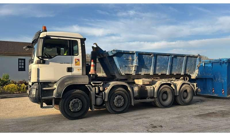 MAN TGS 35.460 8X4 - Hákový nosič kontajnerov: obrázok 1 MAN TGS 35.460 8X4 - Hákový nosič kontajnerov: obrázok 1
