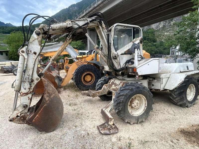 Kolesové rýpadlo Mecalac 8CXI: obrázok 11