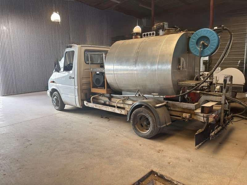 Mercedes 410 A EMULSION + TREMI GRAVILLON - Rozstrekovač živice: obrázok 2 Mercedes 410 A EMULSION + TREMI GRAVILLON - Rozstrekovač živice: obrázok 2