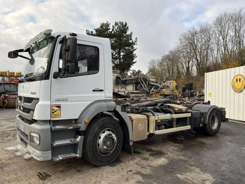 Mercedes AXOR 1833 - Hákový nosič kontajnerov: obrázok 3 Mercedes AXOR 1833 - Hákový nosič kontajnerov: obrázok 3
