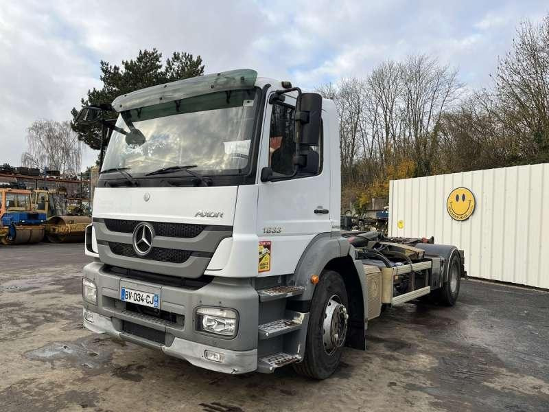 Mercedes AXOR 1833 - Hákový nosič kontajnerov: obrázok 2 Mercedes AXOR 1833 - Hákový nosič kontajnerov: obrázok 2