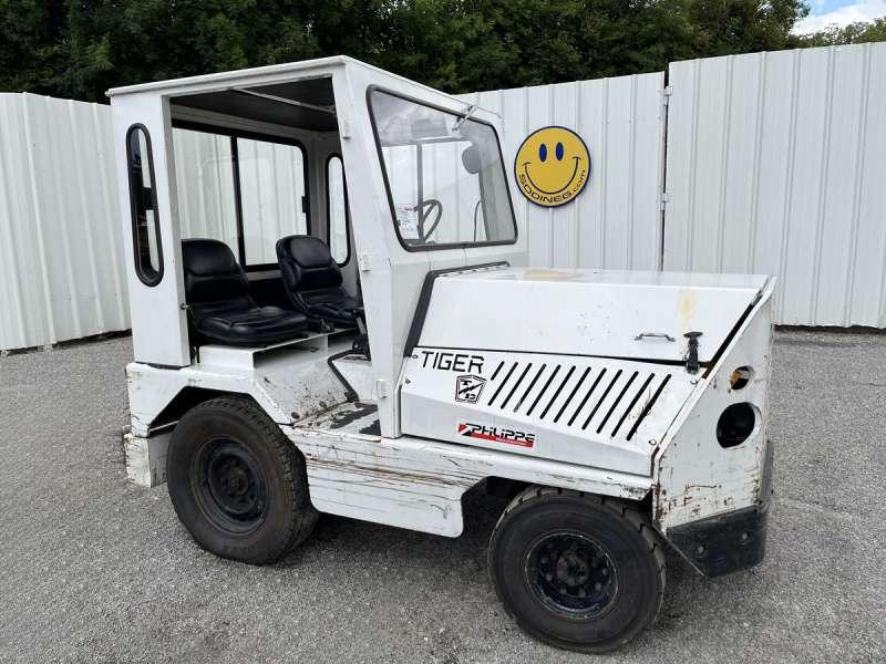 TAYLOR-DUNN TC-40 - Traktor: obrázok 1 TAYLOR-DUNN TC-40 - Traktor: obrázok 1