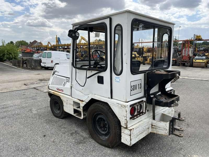 TAYLOR-DUNN TC-40 - Traktor: obrázok 5 TAYLOR-DUNN TC-40 - Traktor: obrázok 5