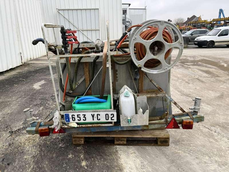 Tecnoma CUVE DE TRAITEMENT PHYTO - Postrekovač za traktor: obrázok 5 Tecnoma CUVE DE TRAITEMENT PHYTO - Postrekovač za traktor: obrázok 5