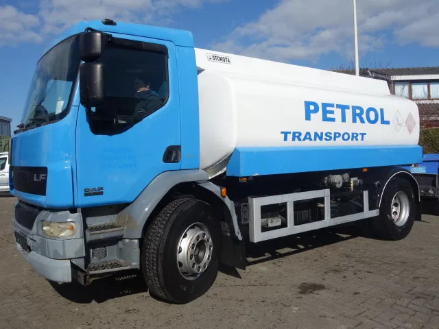 DAF LF 55.220 12000 LITER MANUAL GEARBOX - Cisternové vozidlo: obrázok 1 DAF LF 55.220 12000 LITER MANUAL GEARBOX - Cisternové vozidlo: obrázok 1