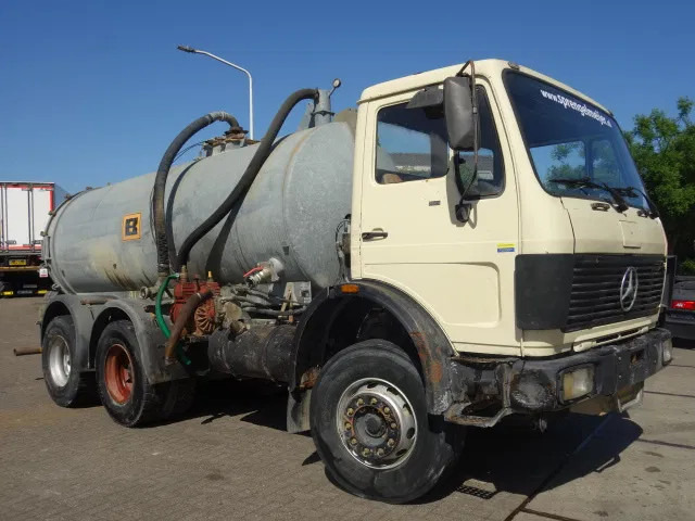 Mercedes-Benz MB 2222 6X4 WATERTANKER WITH PUMP - Cisternové vozidlo: obrázok 1 Mercedes-Benz MB 2222 6X4 WATERTANKER WITH PUMP - Cisternové vozidlo: obrázok 1