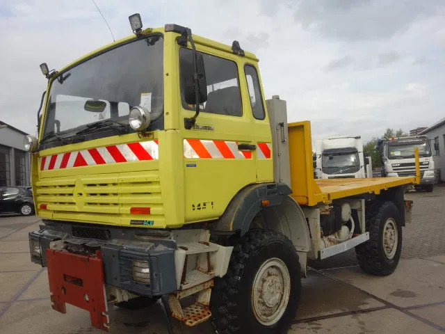 Renault TRM 4X4 MET HYDROLIEKAANSLUITING VOOR BUMPER - Skříňový nákladní auto: obrázok 2 Renault TRM 4X4 MET HYDROLIEKAANSLUITING VOOR BUMPER - Skříňový nákladní auto: obrázok 2
