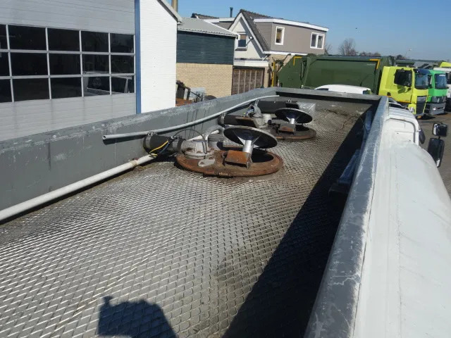 Volvo FL 240 220PK 12000 LITER STEELSPRINGS - Cisternové vozidlo: obrázok 4 Volvo FL 240 220PK 12000 LITER STEELSPRINGS - Cisternové vozidlo: obrázok 4