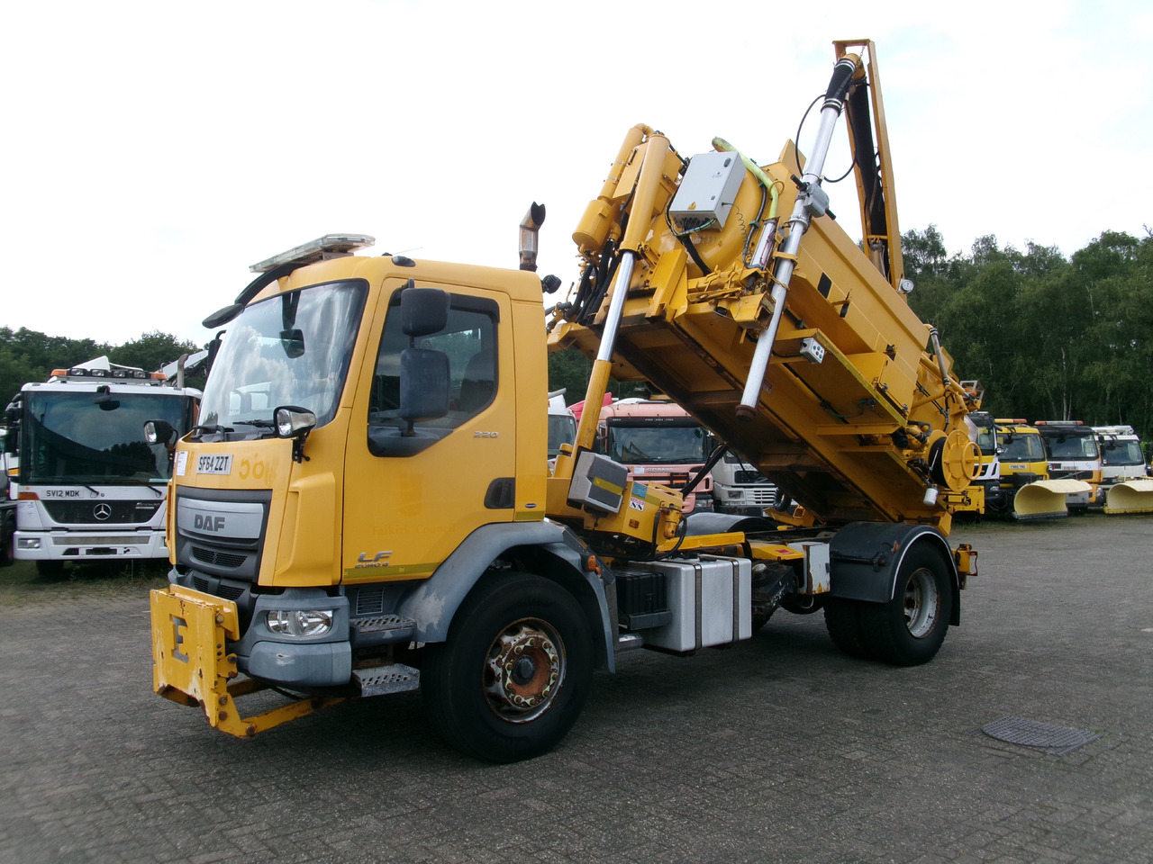 Fekálne vozidlo D.A.F. LF 220 4X2 Whale vacuum tank 7 m3: obrázok 1