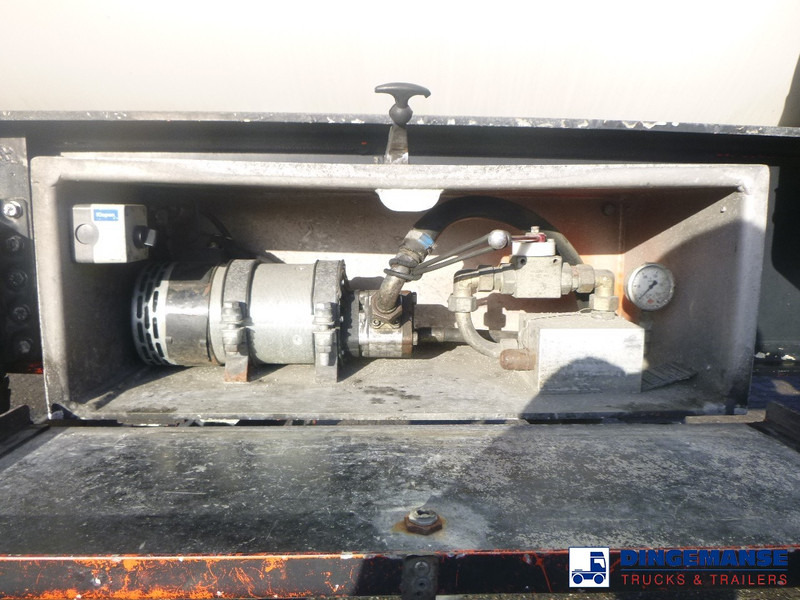 Feldbinder Powder tank alu 63 m3 (tipping) - Cisternový náves: obrázok 5 Feldbinder Powder tank alu 63 m3 (tipping) - Cisternový náves: obrázok 5