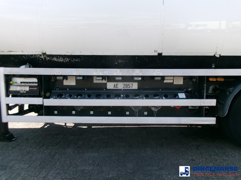 Lakeland Fuel tank alu 42.8 m3 / 6 comp + pump - Cisternový náves: obrázok 5 Lakeland Fuel tank alu 42.8 m3 / 6 comp + pump - Cisternový náves: obrázok 5