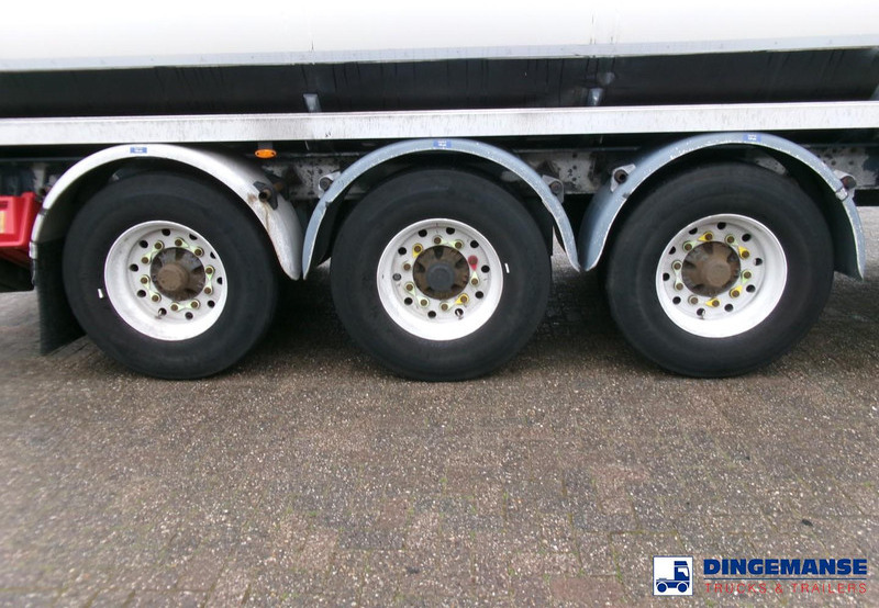 Lakeland Fuel tank alu 42.8 m3 / 6 comp + pump - Cisternový náves: obrázok 5 Lakeland Fuel tank alu 42.8 m3 / 6 comp + pump - Cisternový náves: obrázok 5