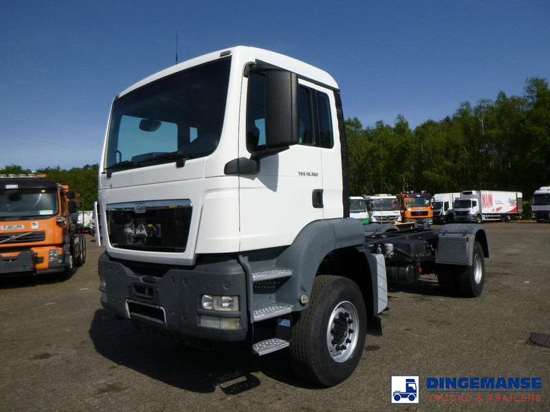 MAN TGS 19.360 4X2 BBS manual Euro 2 chassis + PTO - Podvozek s kabinou: obrázok 1 MAN TGS 19.360 4X2 BBS manual Euro 2 chassis + PTO - Podvozek s kabinou: obrázok 1