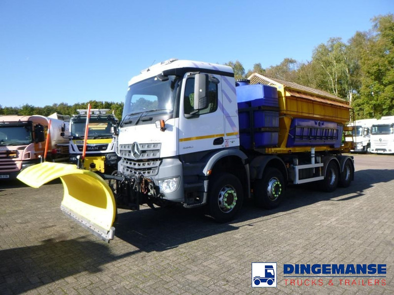Mercedes-Benz Arocs 3240 8x4 RHD Schmidt snow plough / gritter - Vozidlo na odpratávanie snehu: obrázok 1 Mercedes-Benz Arocs 3240 8x4 RHD Schmidt snow plough / gritter - Vozidlo na odpratávanie snehu: obrázok 1