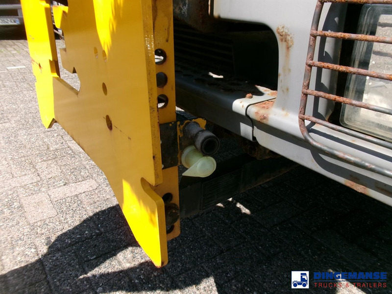 Leasing Mercedes-Benz Axor 2629 6x4 RHD gritter / salt spreader Mercedes-Benz Axor 2629 6x4 RHD gritter / salt spreader: obrázok 15 Leasing Mercedes-Benz Axor 2629 6x4 RHD gritter / salt spreader Mercedes-Benz Axor 2629 6x4 RHD gritter / salt spreader: obrázok 15