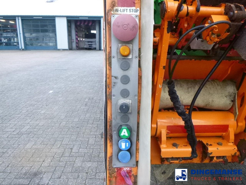 Auto na odvoz odpadu Mercedes-Benz Econic 3233 8X4 RHD Euro 5 refuse truck: obrázok 6