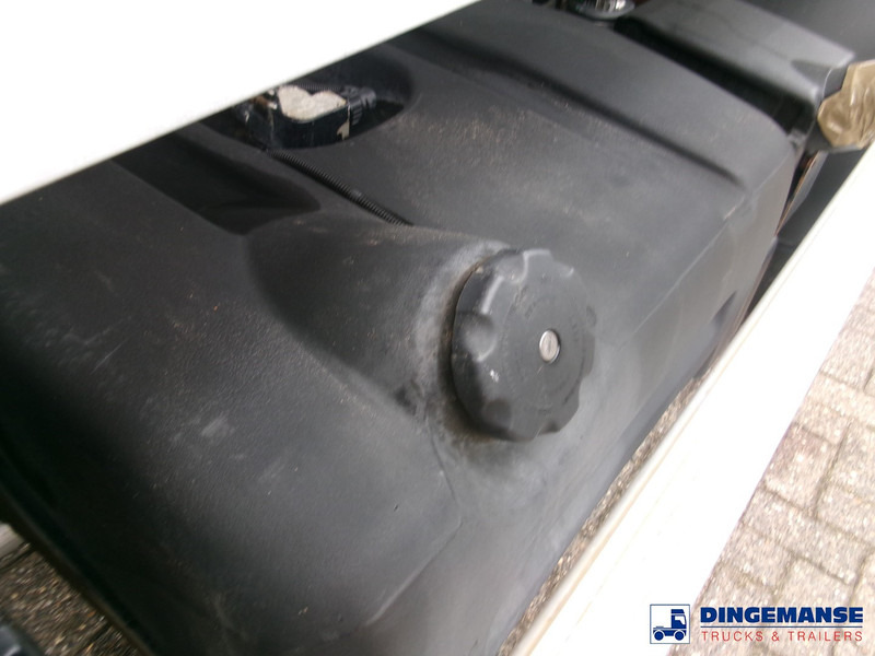 Renault Midlum 280 Dxi 4x2 fuel tank 11.3 m3 / 3 comp - Cisternové vozidlo: obrázok 5 Renault Midlum 280 Dxi 4x2 fuel tank 11.3 m3 / 3 comp - Cisternové vozidlo: obrázok 5